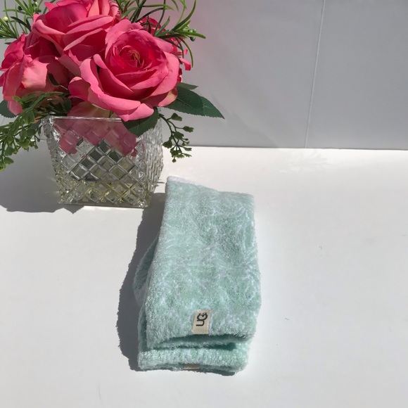 UGG Leslie Graphic Crew Sock - Picture 5 of 5